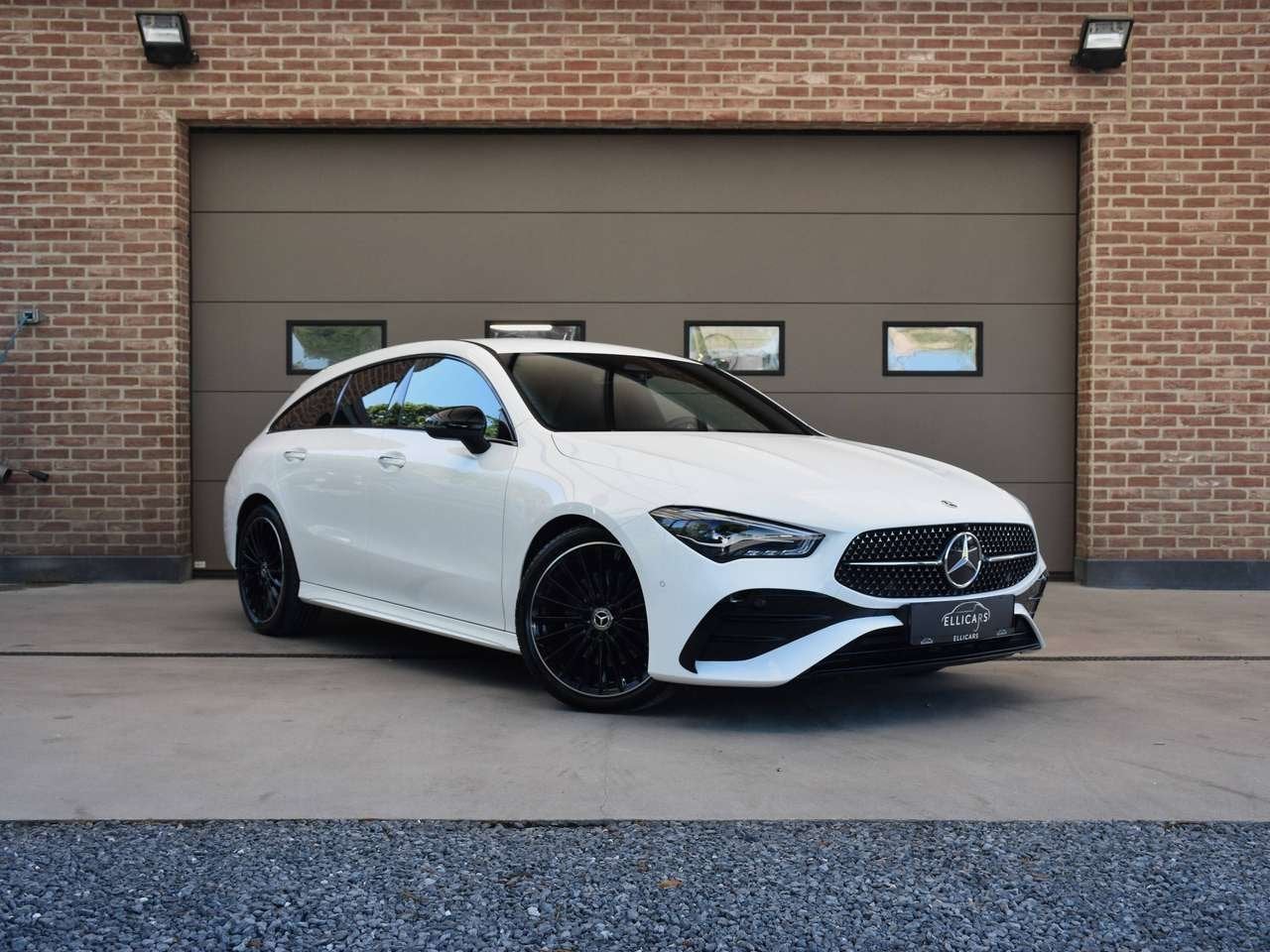 Mercedes-Benz CLA 200 2.0 D SHOOTING BRAKE / AMG LINE / GPS, CLA, Zwart, 4 cilinders, https://public.car-pass.be/vhr/e57c3bd5-01bb-4ecf-8c6d-4fd56c592b3c