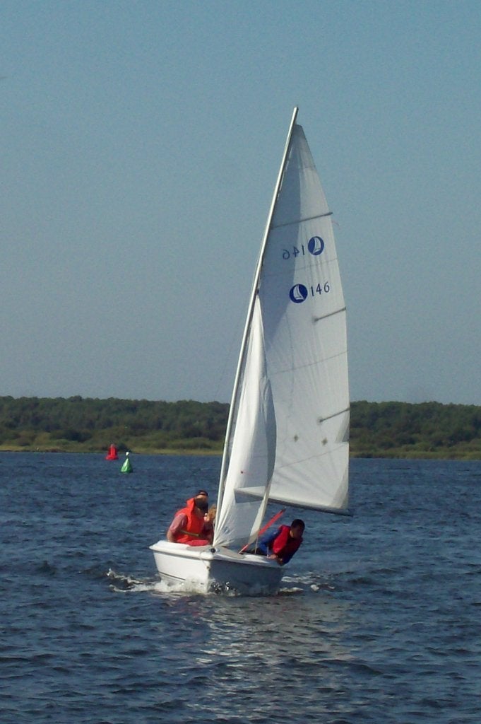 Hunter 146 L4.42 met aanhangwagen, Watersport en Boten, Open zeilboten, Ophalen, 4 m, Composiet, Overige brandstoffen