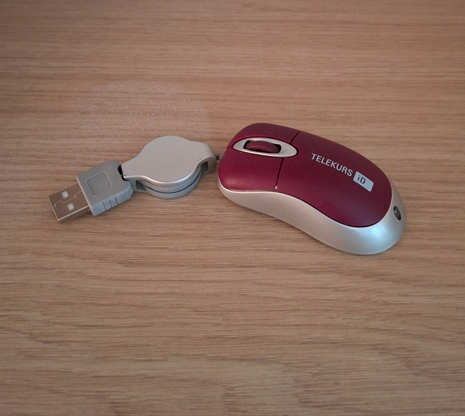 Nieuw! usb-muis: klein met intrekbare draad (reisformaat), Computers en Software, Muizen, Ophalen of Verzenden, Nieuw, Muis