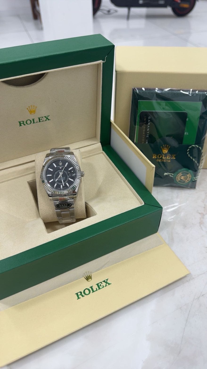 Montre Rolex avec boîte et documentation — bon état, Bijoux, Sacs & Beauté, Montres | Hommes, Enlèvement ou Envoi, Comme neuf
