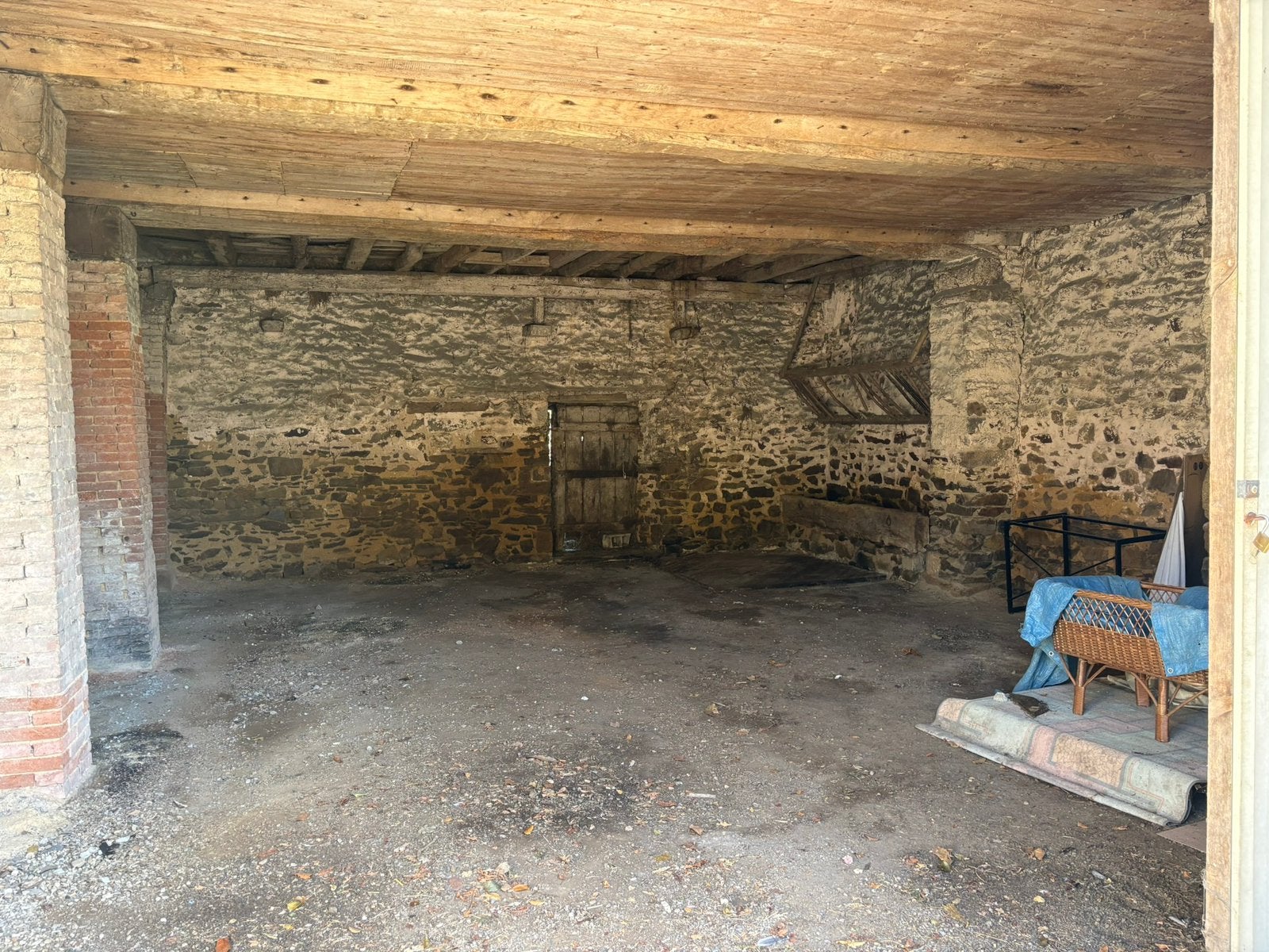 Recherche grand garage, box fermé ou petit bâtiment, Bruxelles