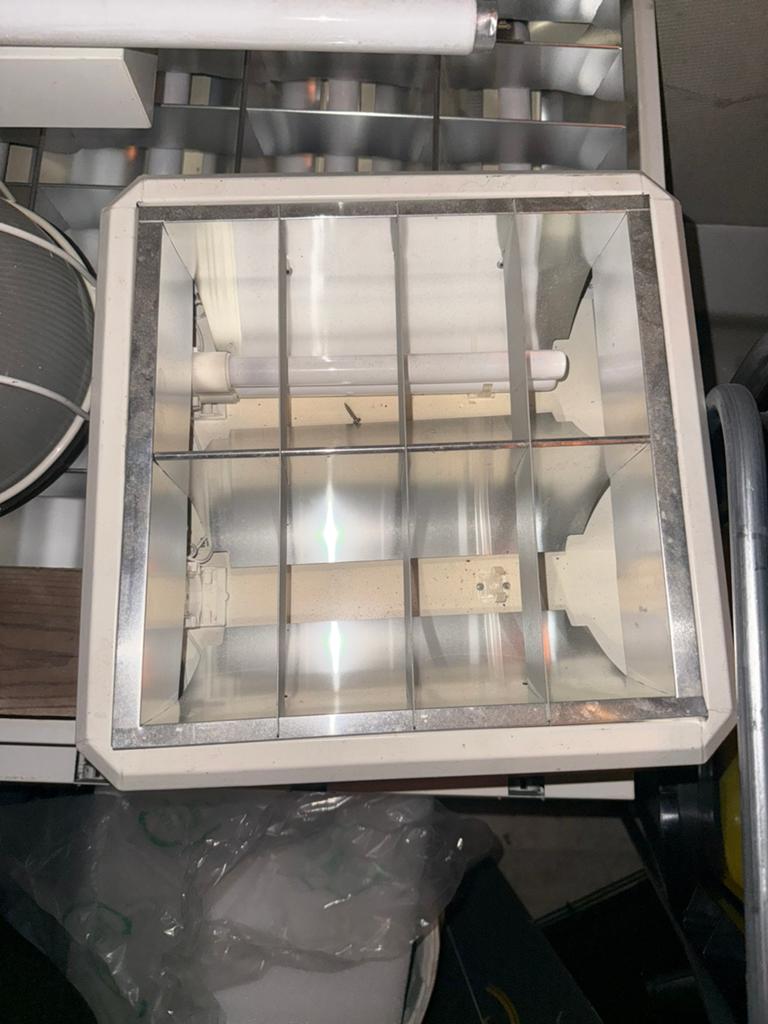 Witte Tl armatuur met reflector, Ophalen, Gebruikt, Metaal