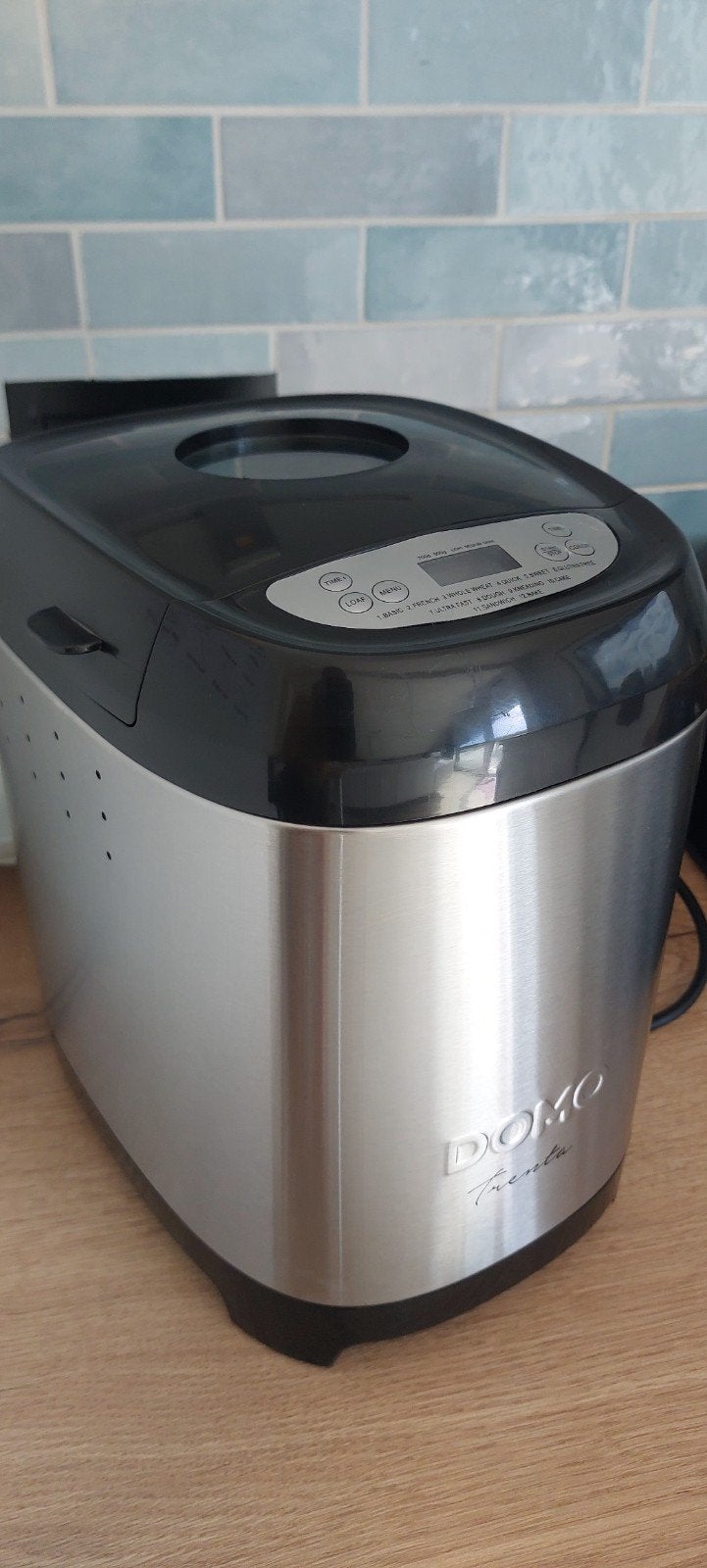 Broodbakmachine. DOMO,B3962, Zo goed als nieuw, Ophalen, Met timer, Kijkvenster