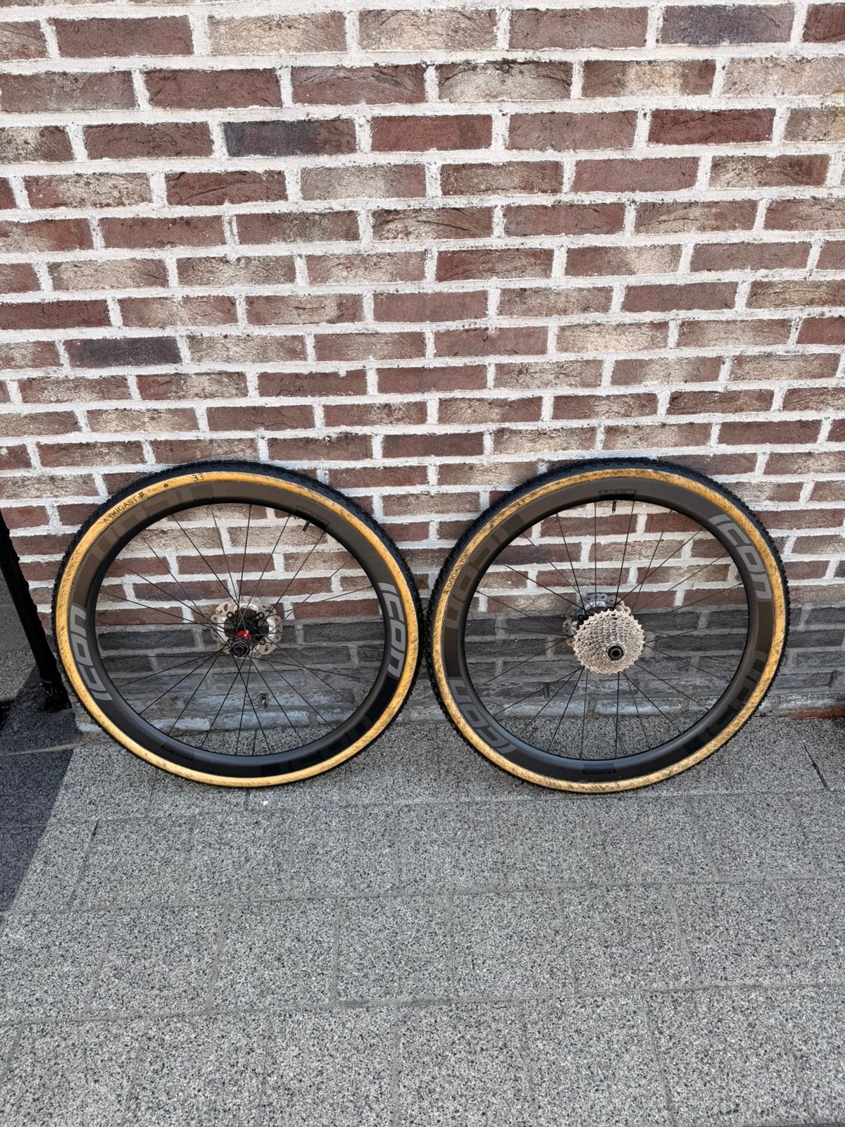 Icon C5.0 Disc - DT240 Tube, Vélos & Vélomoteurs, Vélos Pièces, Enlèvement, Utilisé, Roue, Carbone