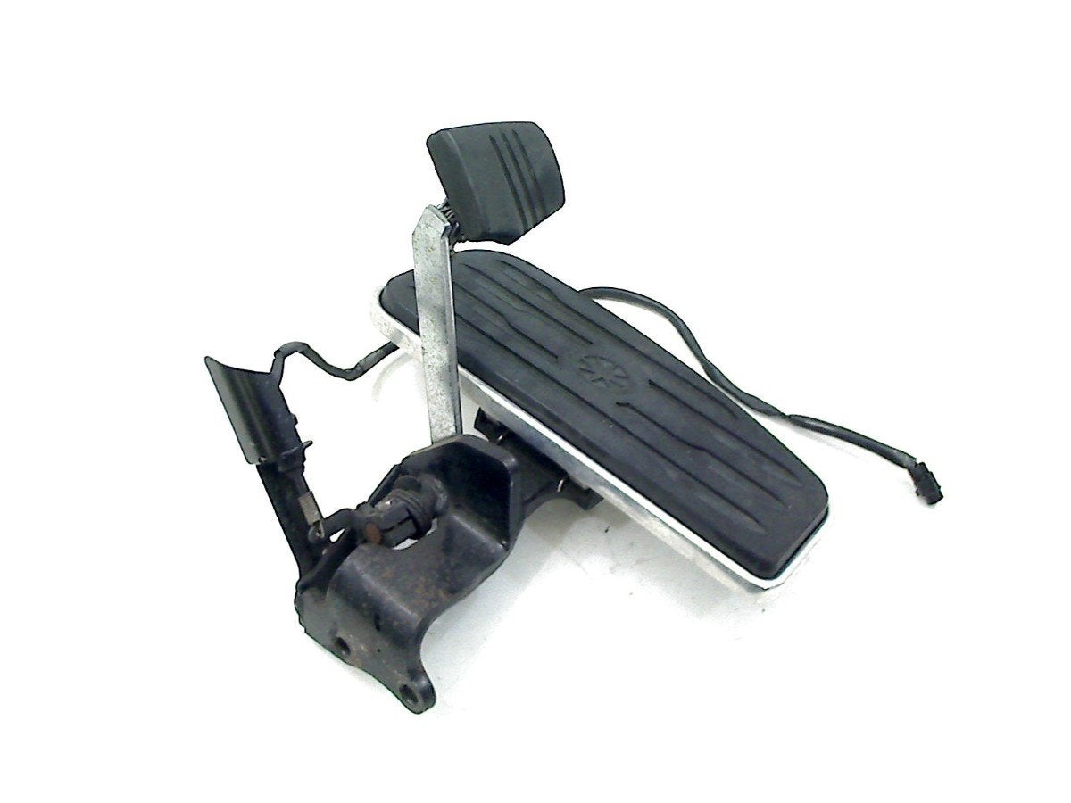 VOETSTEUN RECHTS VOOR Yamaha XVS 1300 (01-1970/-), Motoren, Yamaha Motor Europe N.V., Gebruikt, Customersupport@yamaha-motor.co.uk
