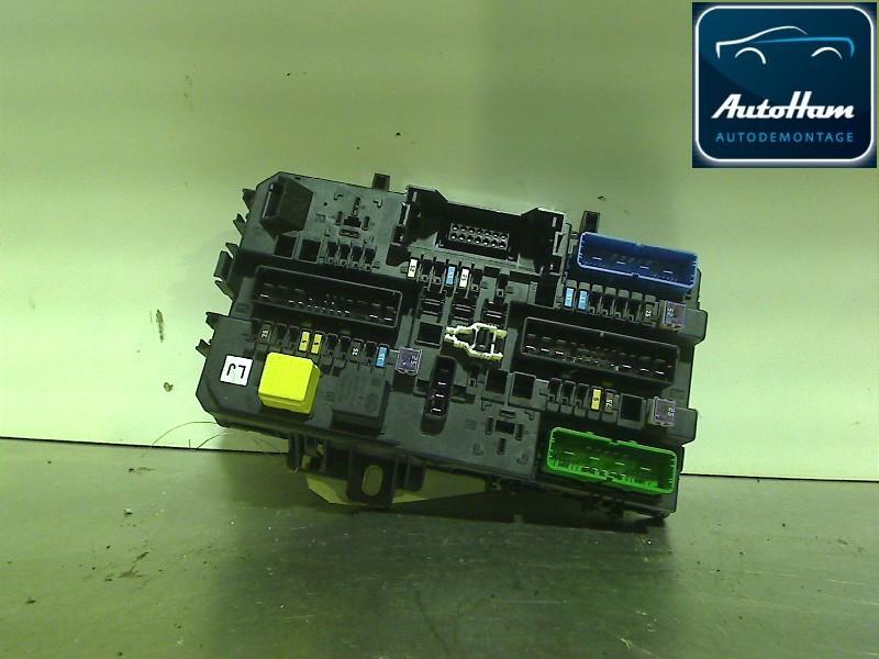 BOITIER FUSIBLES Opel Astra H SW (L35) (01-2004/05-2014), Utilisé, Opel
