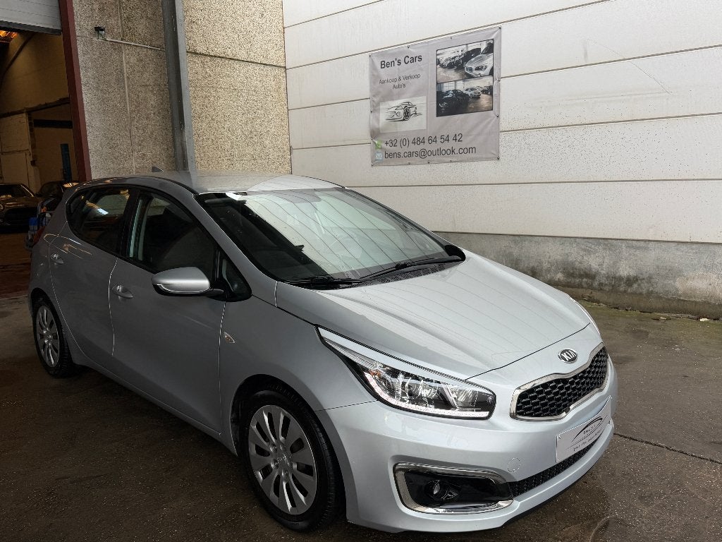 Kia Ceed 1.4i Navi Edition ISG * GPS/Camera *, Autos, Kia, Argent ou Gris, Achat, Entreprise, Boîte manuelle