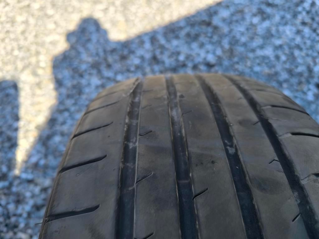 Lot de pneus été 6 mm réel 215 45 18 état impeccable 6mm, Enlèvement, Pneus été, Pneu(s)