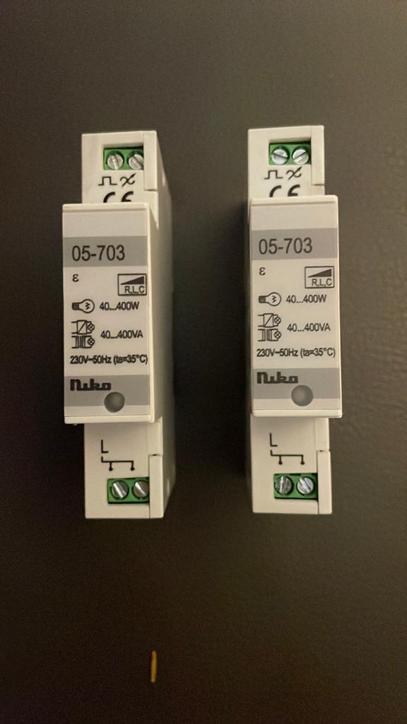 2 Niko dimmers 05-703, Doe-het-zelf en Bouw, Ophalen of Verzenden, Zo goed als nieuw