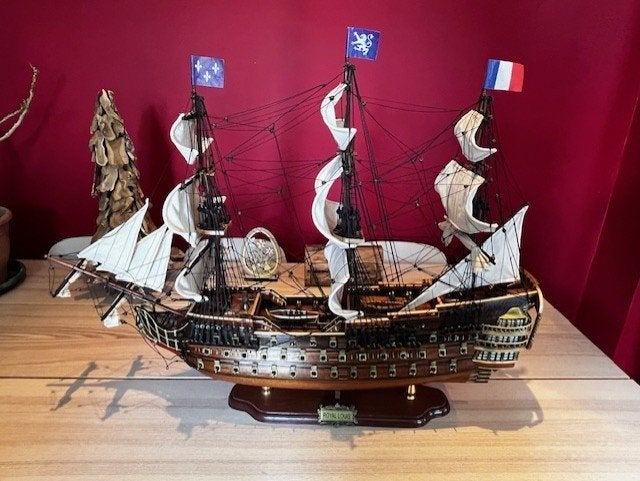 Wooden model ship Royal Louis - ongeveer 70 cm lang, Ophalen, Zo goed als nieuw, 1:50 tot 1:200