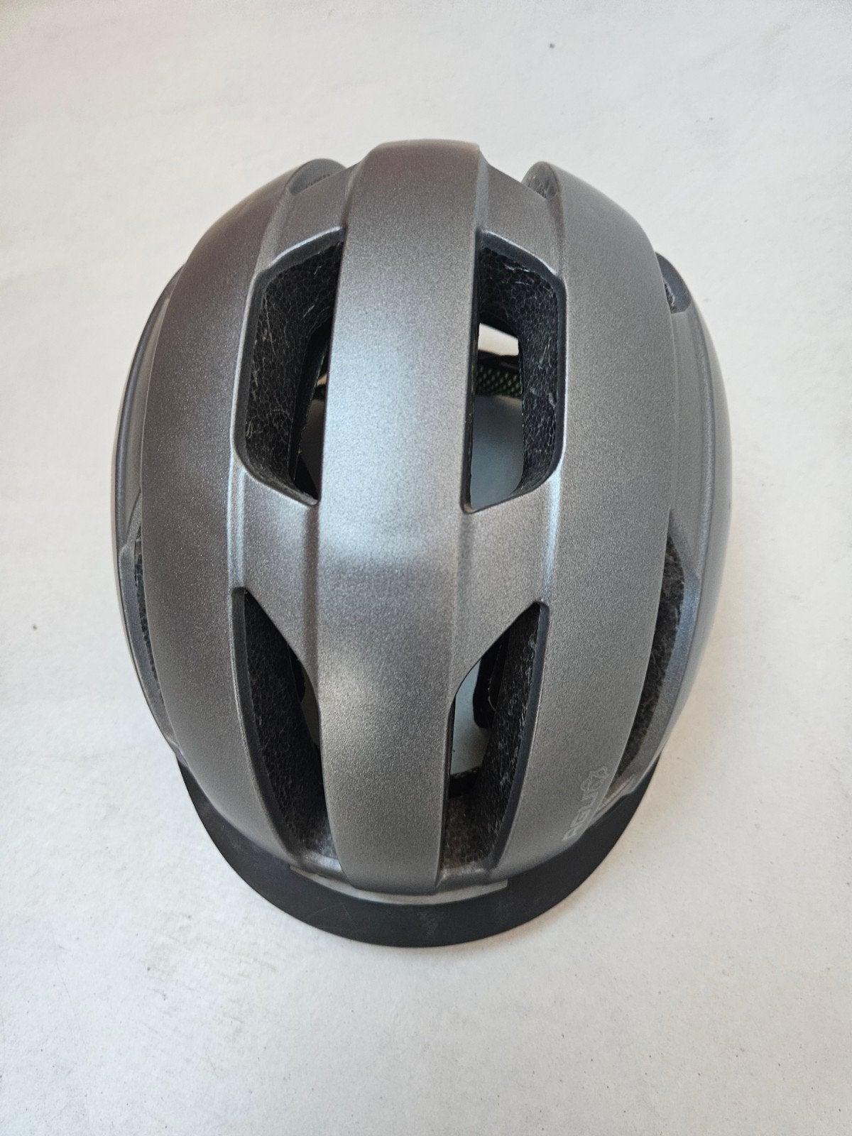 Fietshelm Agu, Ophalen of Verzenden, Zo goed als nieuw, L, Heer of Dame