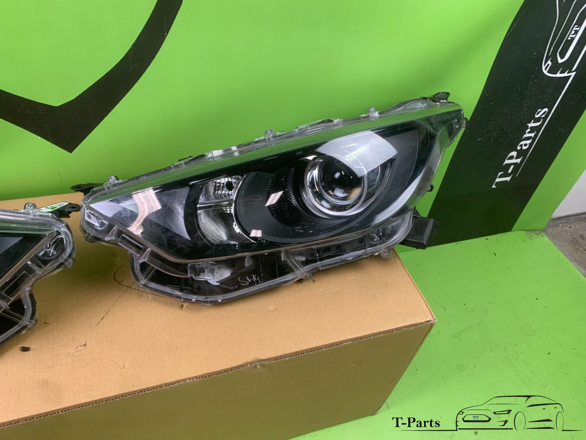Toyota Yaris phare gauche 81170K0060 nouvelle lampe, Info@fabrikant.eu, Fabrikant BV, Toyota, Utilisé