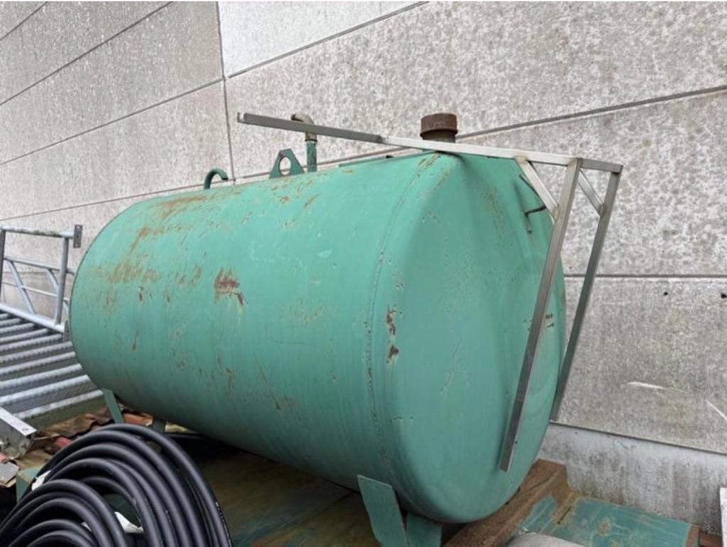 Tank met lekbak -1500L, Ophalen