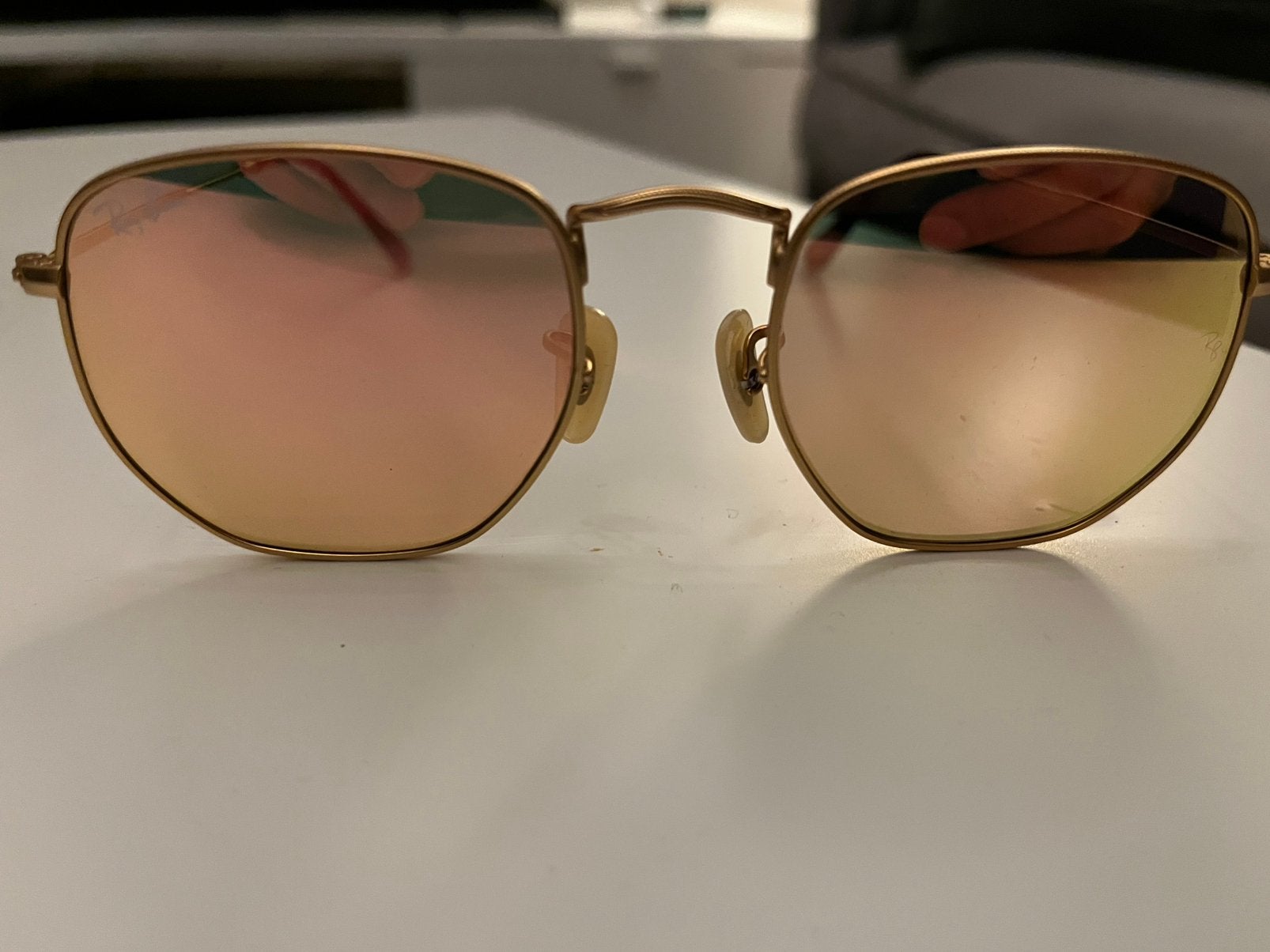Ray Ban Exagonal Gold Rose Neuf, Enlèvement, Comme neuf, Rose