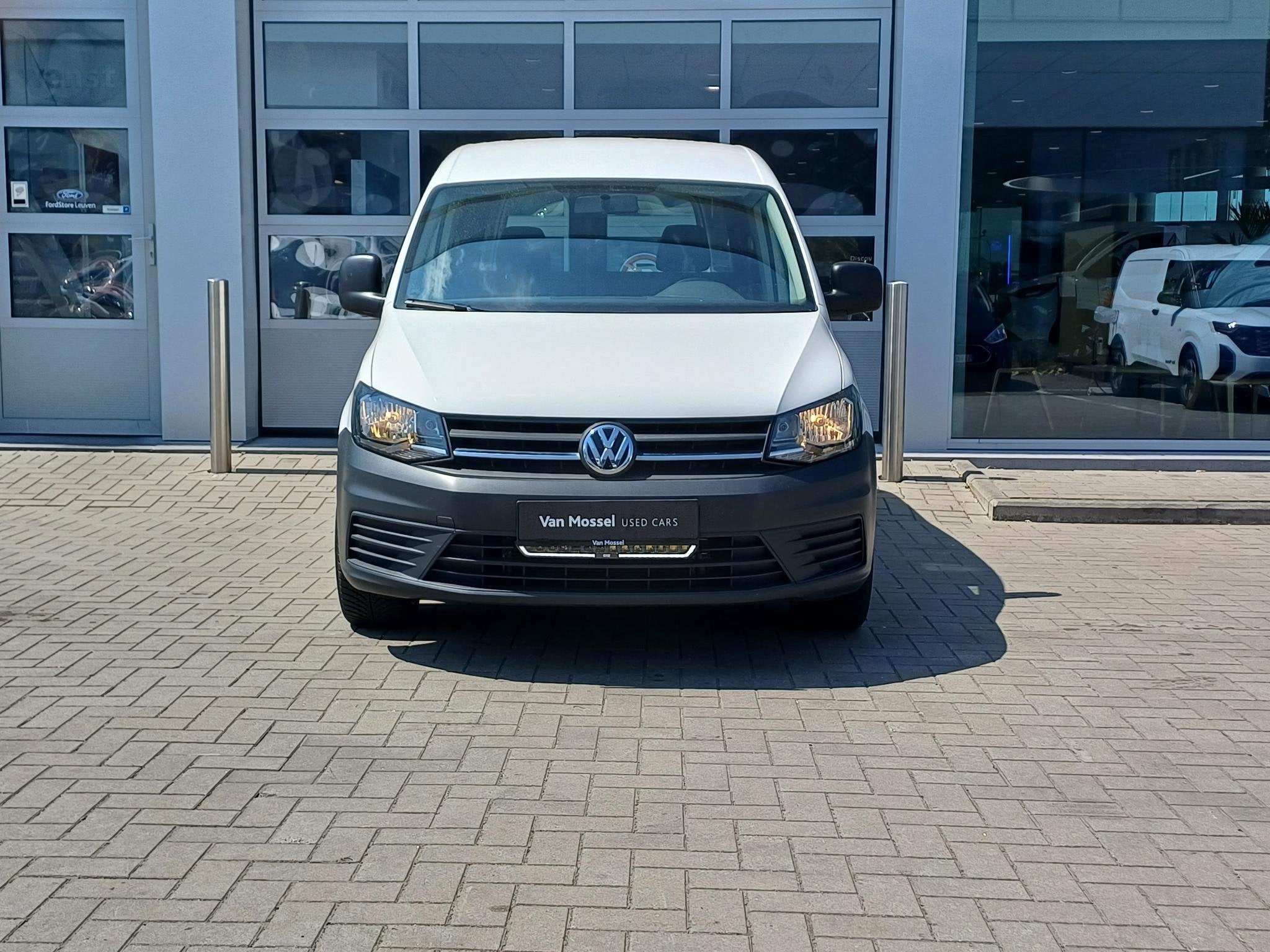 Volkswagen Caddy TSi 1.4 96kW BMT DSG Van, Auto's, Bestelwagens en Lichte vracht, Stof, Gebruikt, Zwart, 4 cilinders