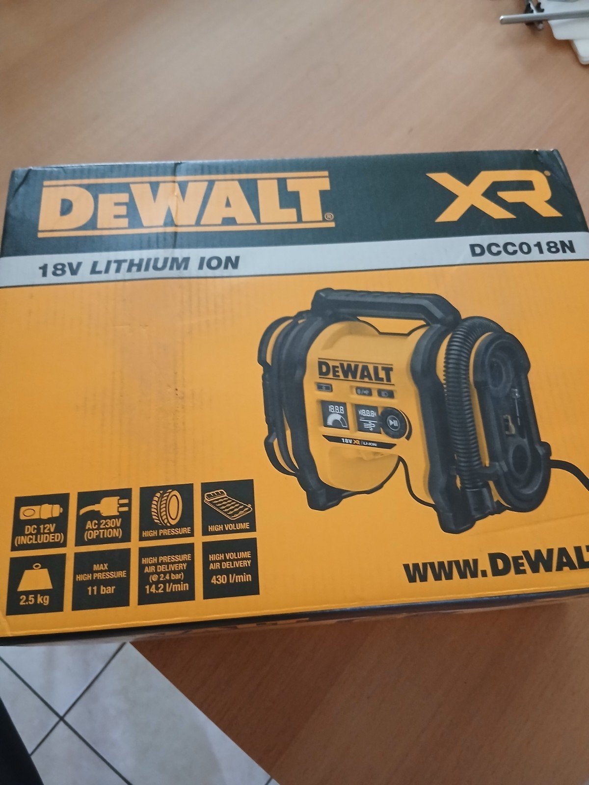 Dewalt  dcc018n compressor, Ophalen