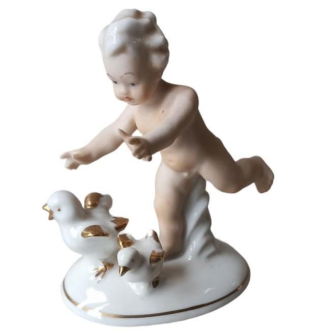 Carl Scheidig "jongen met kuikens"., Ophalen of Verzenden