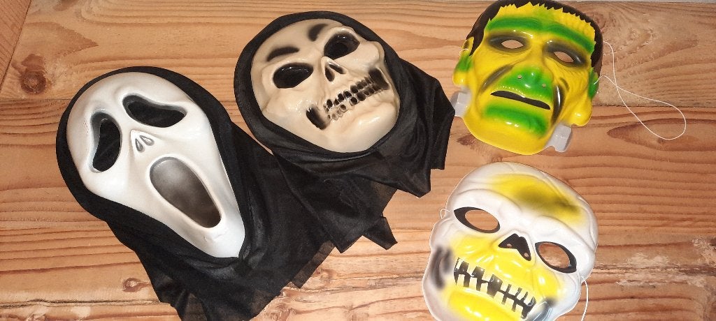 Joli ensemble de masques d'Halloween, Enfants & Bébés, Enlèvement ou Envoi, Comme neuf, Garçon ou Fille