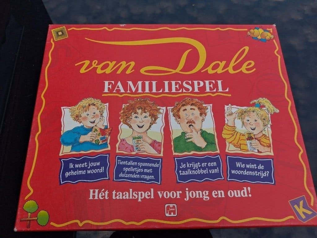 Van Dale familiespel Jumbo, Hobby en Vrije tijd, Drie of vier spelers, Ophalen, Gebruikt, Jumbo