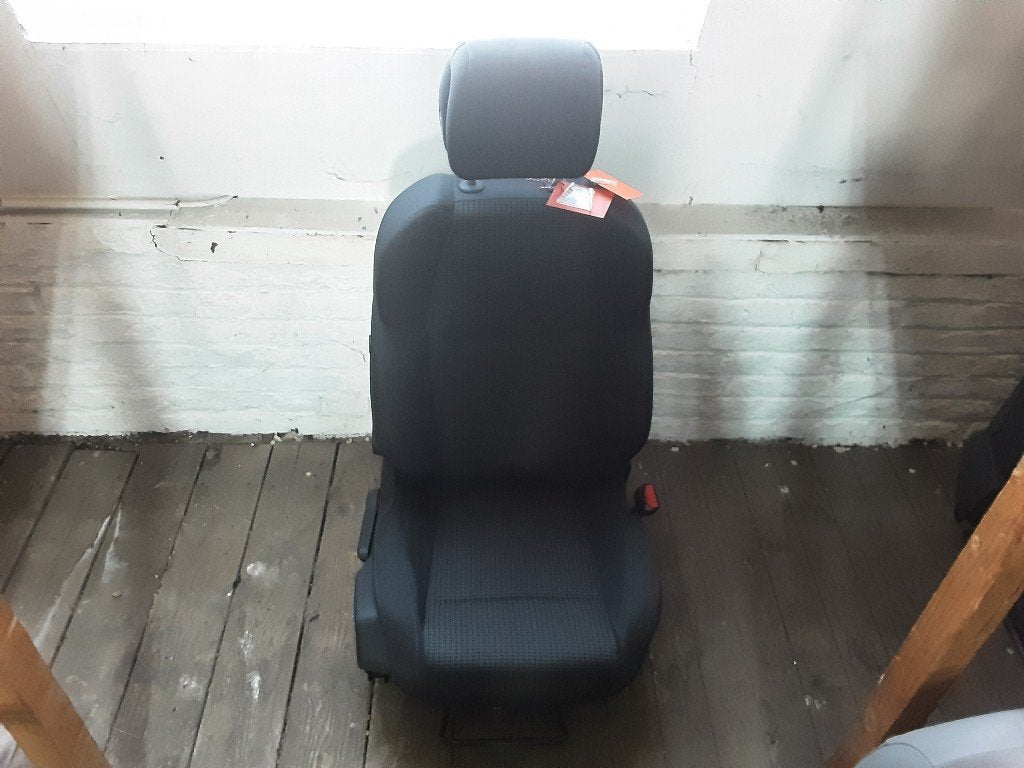 STOEL RECHTS VOOR Peugeot 508 (8D) (01-2010/12-2018), Gebruikt, Mevr. I. Hauben, Rue de l'Espoir 34 34
4030  GRIVEGNÉE, BE, Info@Collignon.be