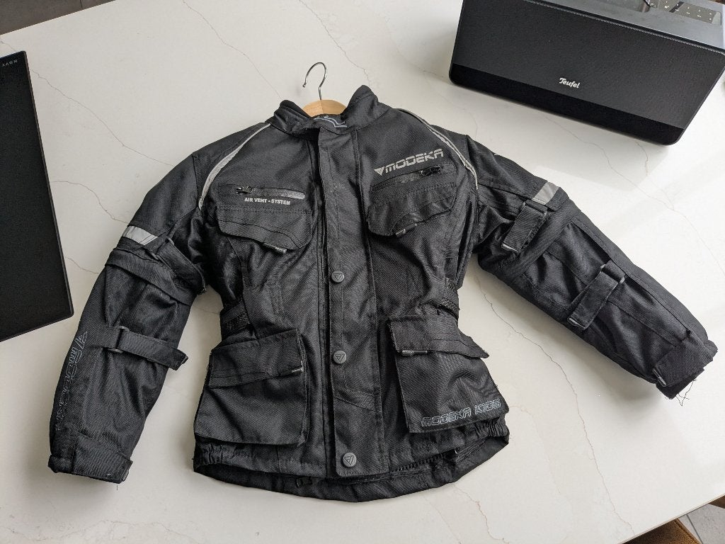 Modeka motorjas kinderen maat 140, Ophalen, Jas | textiel, Kinderen, Nieuw zonder kaartje
