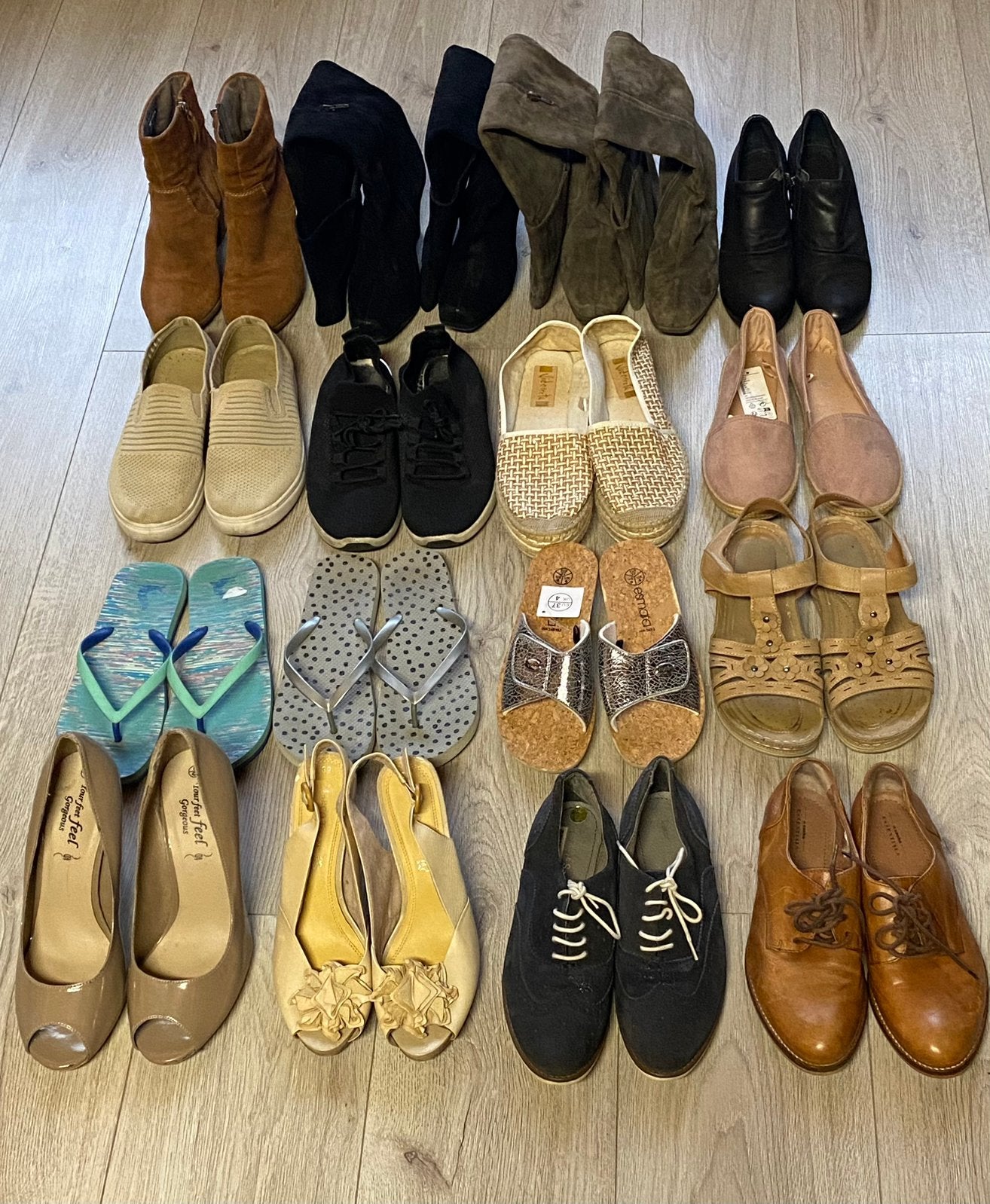 Set van 16 paar schoenen, laarzen en sandalen prijs: 35€, Ophalen of Verzenden, Zo goed als nieuw
