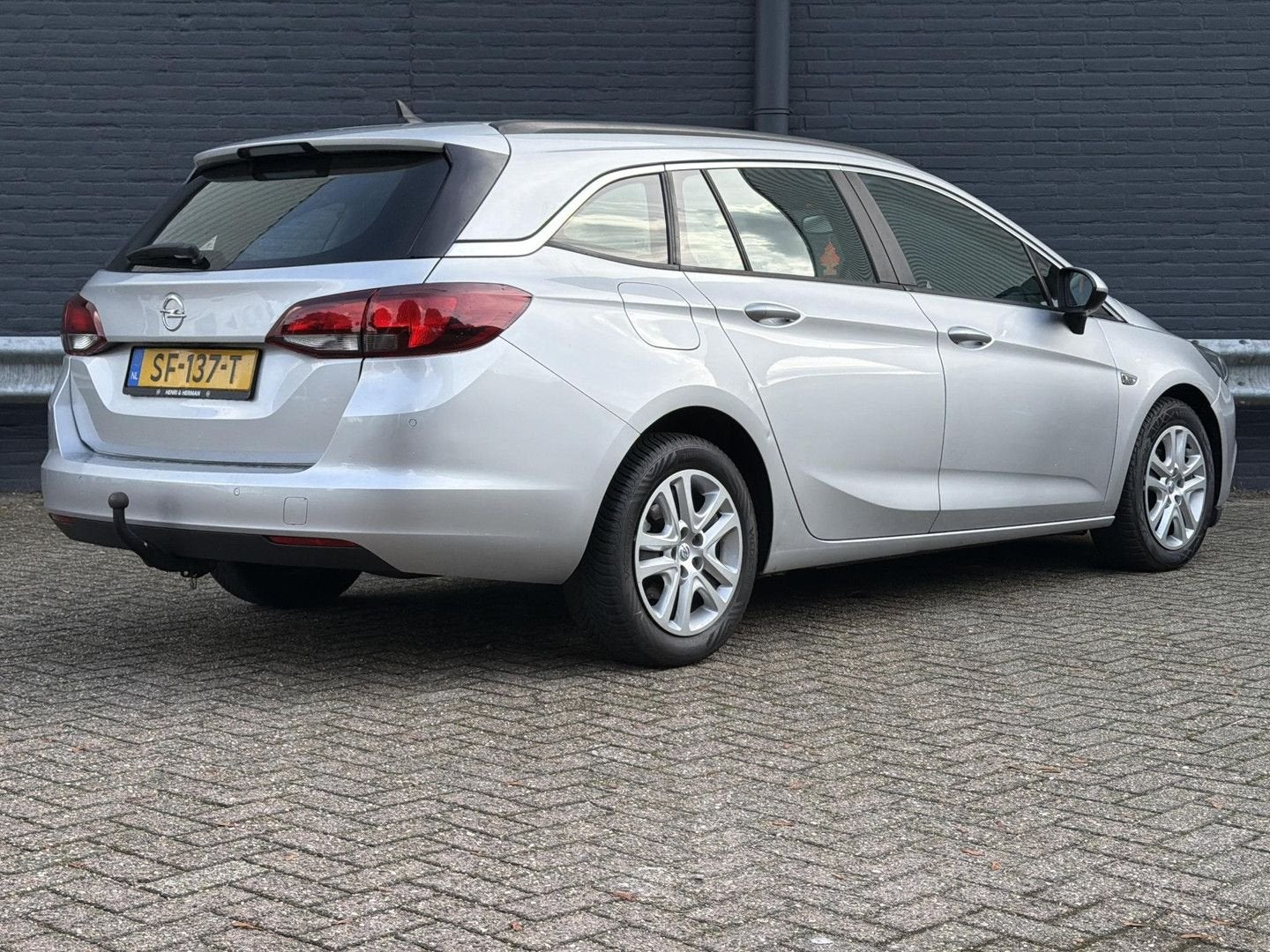 Opel Astra Sports Tourer 1.6 CDTI Business+ | € 3.600,- NETT, Autos, Achat, Entreprise, Boîte manuelle, Astra