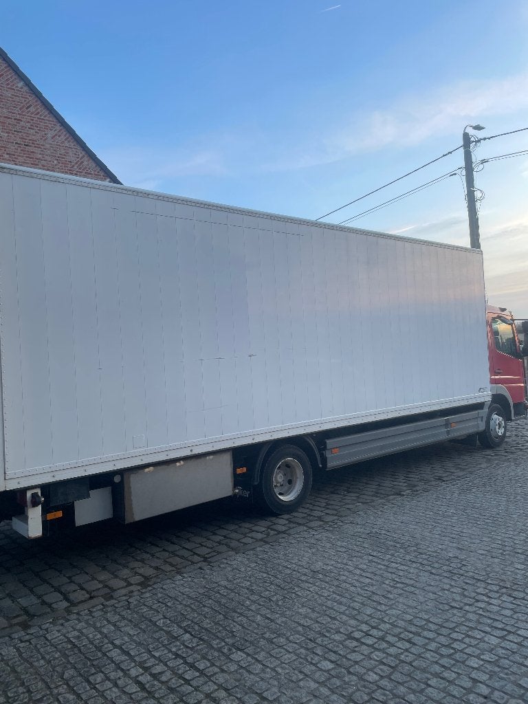 Mercedes atego, Autos, Rouge, Achat, 3 places, Diesel