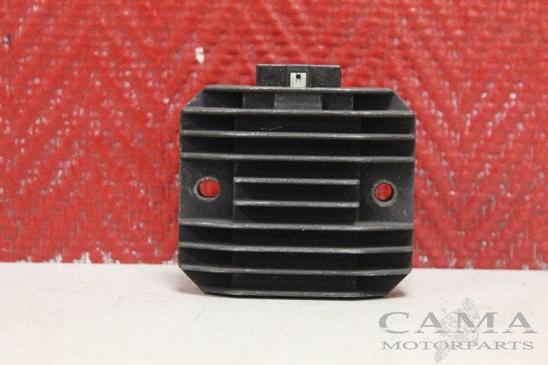 SPANNINGSREGELAAR FZR 600 R 1994-1995 (FZR600R 4JH 4MH), Dhr. S. di Majo, Gebruikt, Info@cama-motorparts.nl, P.J. Troelstraweg 8 8
3144 CX  MAASSLUIS, NL