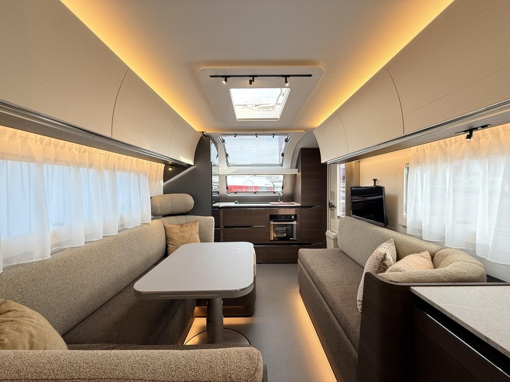 Adria Alpina 663 HT, Jusqu'à 4, Entreprise, Adria, 7 à 8 mètres