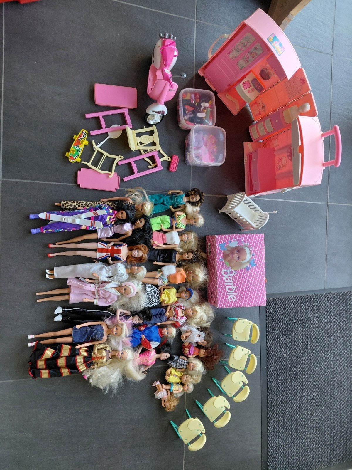 lot barbies, Ophalen