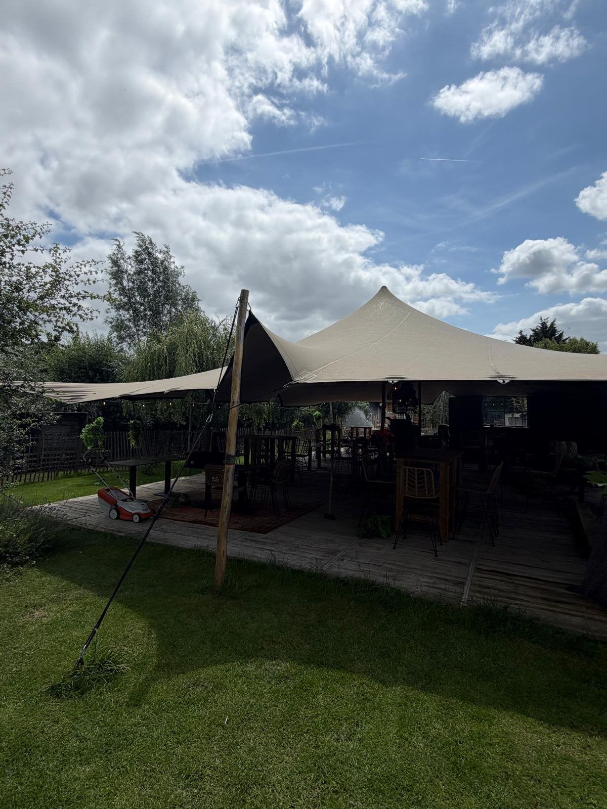 Professionele stretchtent 15 x 10,50 meter – Compleet