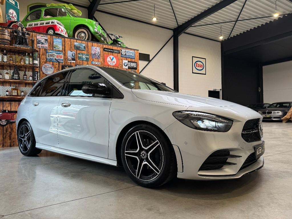 MERCEDES B180 benzine - AMG-LINE - AUTOMAAT - 12M.GARANTIE -, Auto's, USB, Monovolume, 4 cilinders, Leder