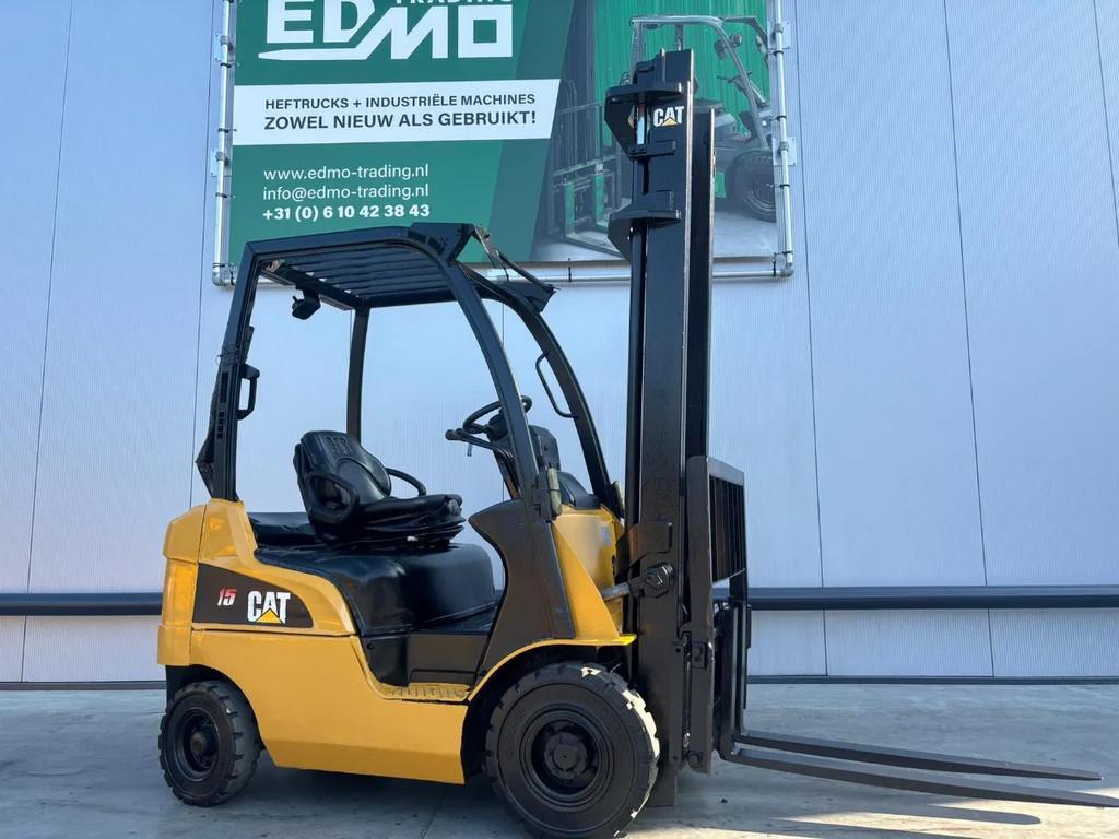 Caterpillar DP15N Diesel Heftruck (bj 2010), Zakelijke goederen, Machines en Bouw | Heftrucks en Intern transport, 1000 tot 2000 kg
