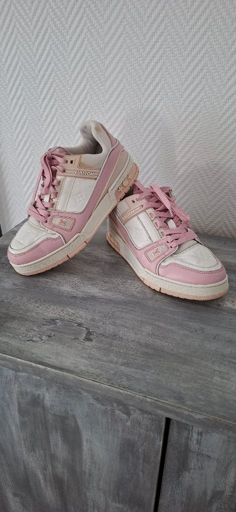 Baskets femme Louis Vuitton P:39, Enlèvement, Porté, Rose