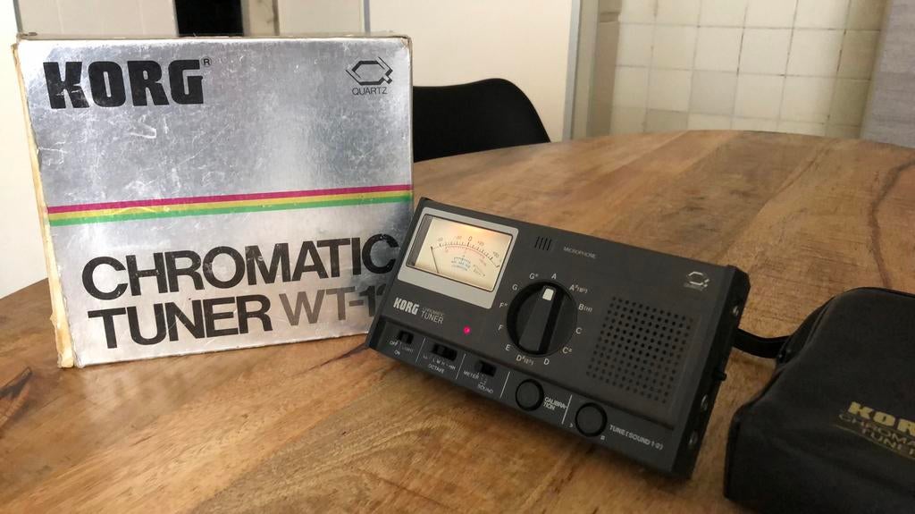 Korg Tuner WT-12 Vintage Gitaar Tuner, Muziek en Instrumenten, Ophalen, Zo goed als nieuw, Akoestische gitaar