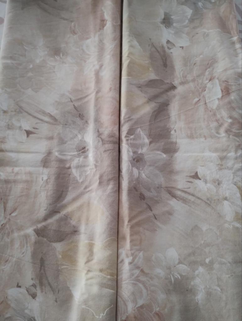 lichtbruine met bloemen gordijnen 68 cm B x 160 cm H, Ophalen of Verzenden