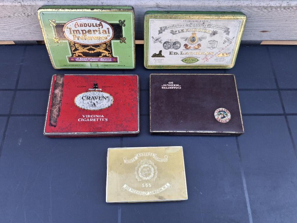 5 vieilles boîtes à cigarettes en étain, Enlèvement ou Envoi, Utilisé, Ustensile