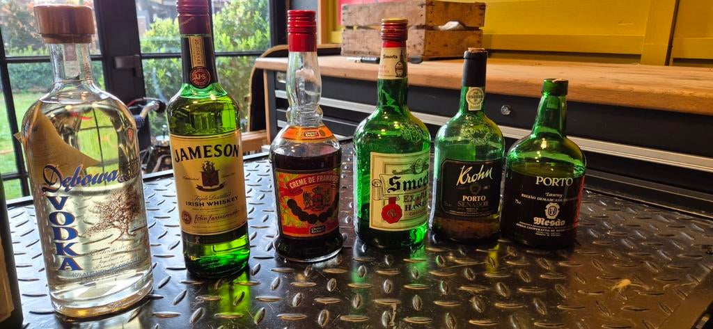 Gemengd lot sterke drank – whisky, porto, likeuren – mooie s, Ophalen