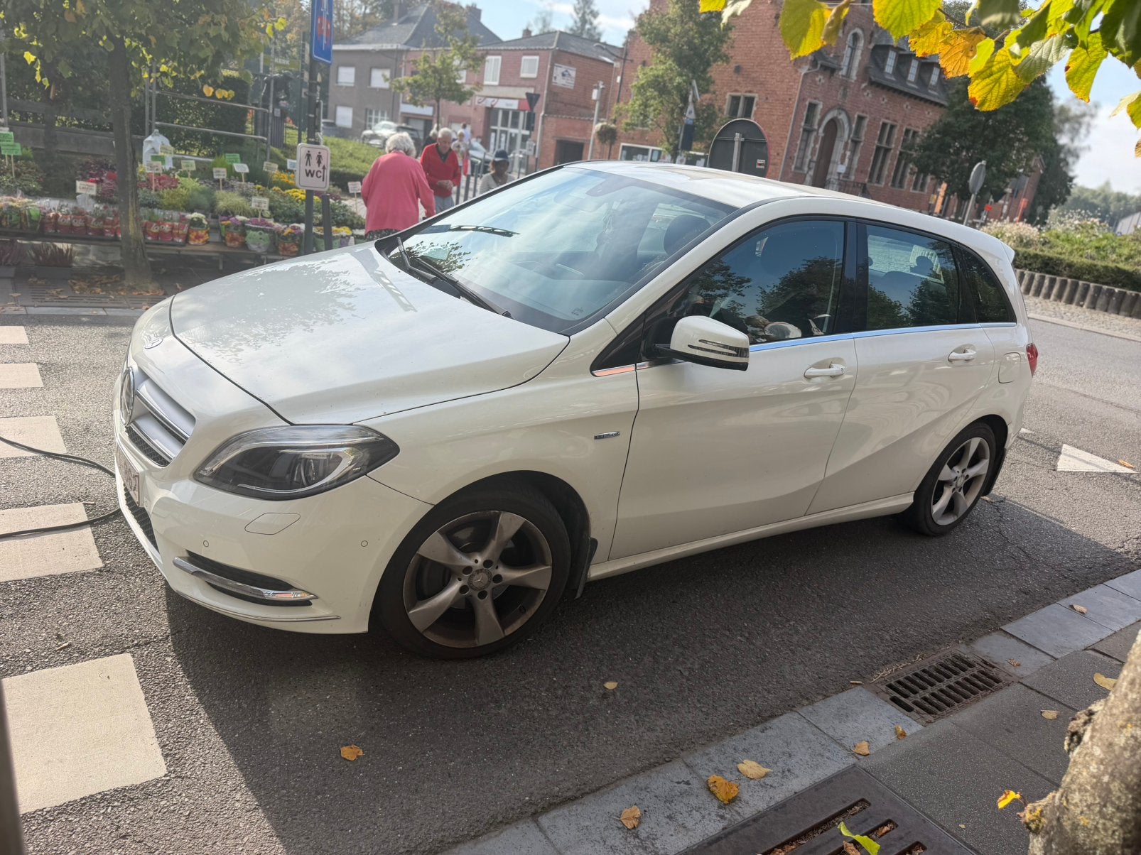 Mercedes b180- klasse, Autos, Euro 5, Achat, Boîte manuelle, Noir