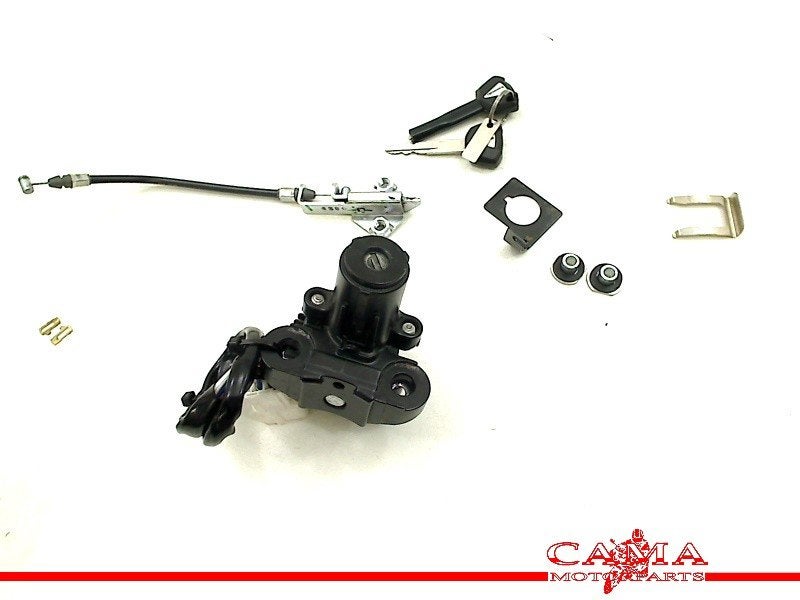 ENSEMBLE DE VERROU ET CYLINDRE DE PORTES Kawasaki, Dhr. S. di Majo, Utilisé, Info@cama-motorparts.nl, P.J. Troelstraweg 8 8
3144 CX  MAASSLUIS, NL