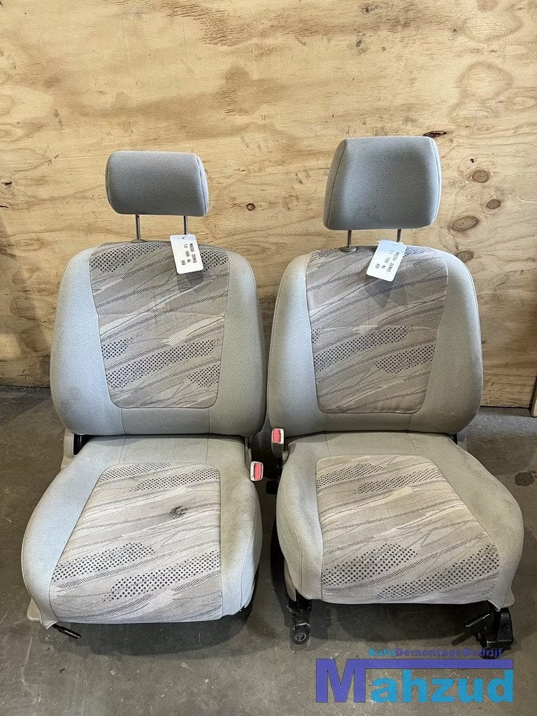 MAZDA DEMIO stoel link rechts 1996-2003, Gebruikt, Shinchi, Fuchu-Cho 3-1
730-8670  Hiroshima, Mazda Motor Corporation, Info@mazda.co.jp