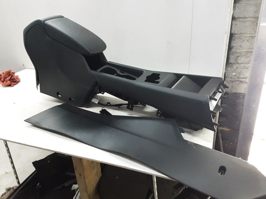 CONSOLE CENTRALE Volkswagen Tiguan (CT1) (01-2023/-), Volkswagen, Volkswagen AG, Utilisé, Kundenbetreuung@volkswagen.de