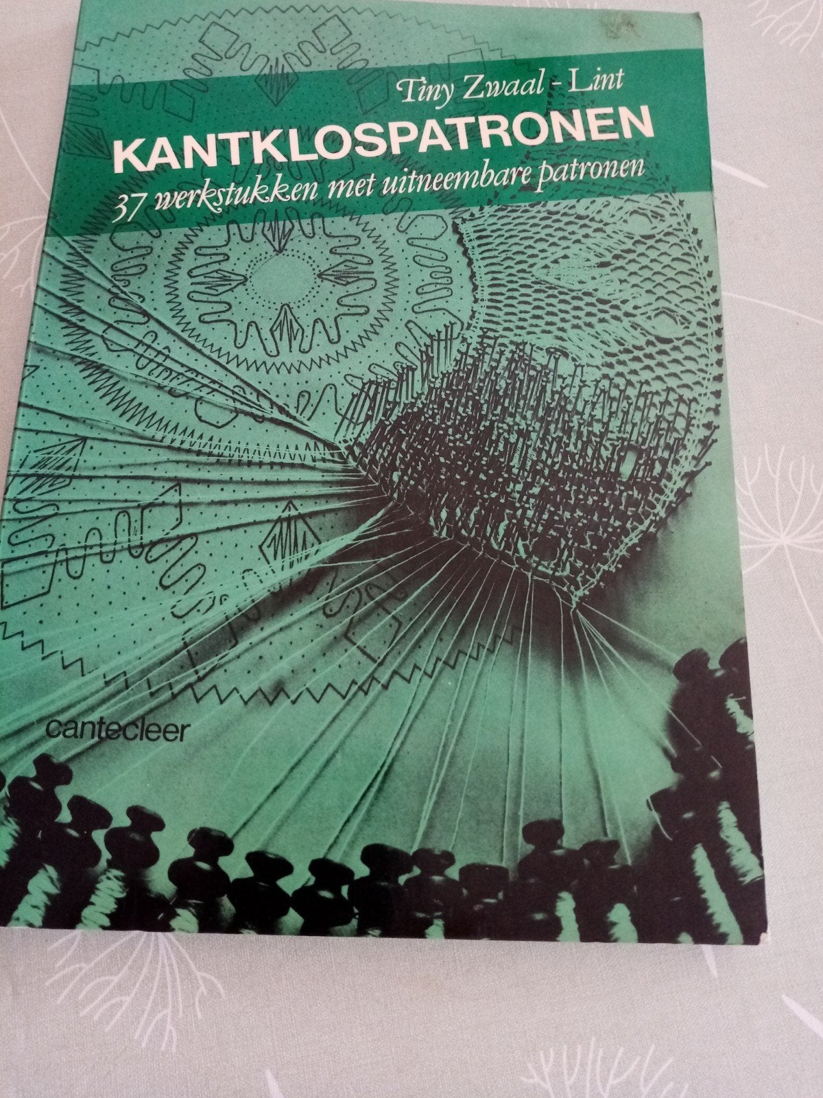 Kant boek 37 uitneembaren kantklospatronen, Livres, Informatique & Ordinateur, Enlèvement