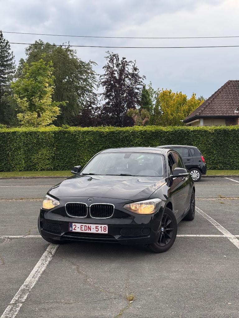 Bmw 116i benzine - zwart - parkeersensor - handsfree, Autos, 90 kW, Euro 5, Achat, 129 g/km
