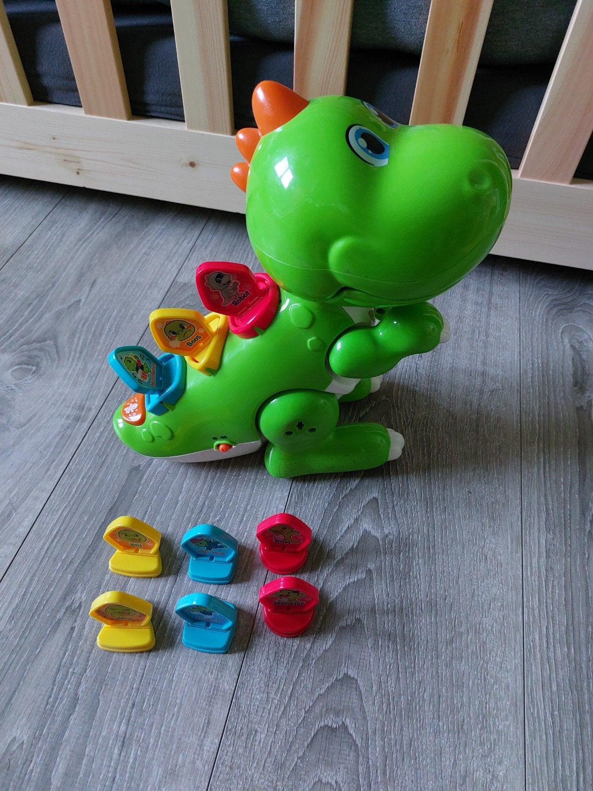 Robot dino, Ophalen