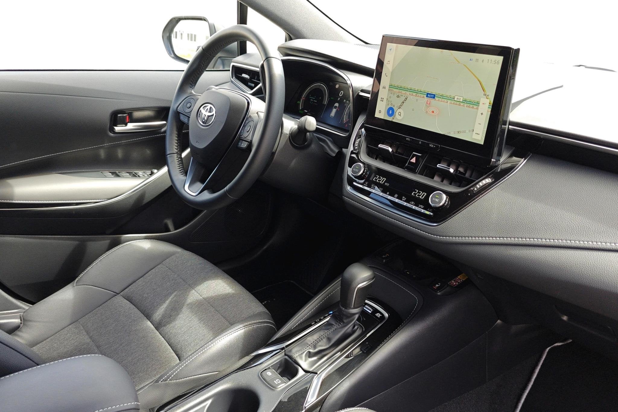 Toyota Corolla TS 1.8 Hybrid Style e-CVT - DEMO, Autos, Argent ou Gris, 750 kg, Noir, 5 portes