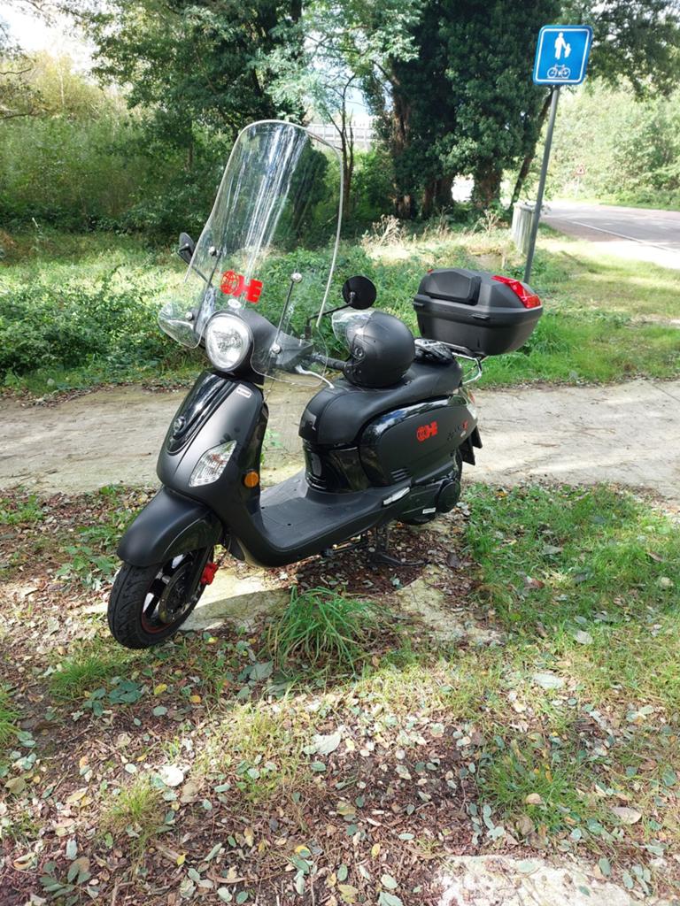 Sym Fiddle 3 SPORT met maar 1800km, Vélos & Vélomoteurs, Enlèvement, Fiddle
