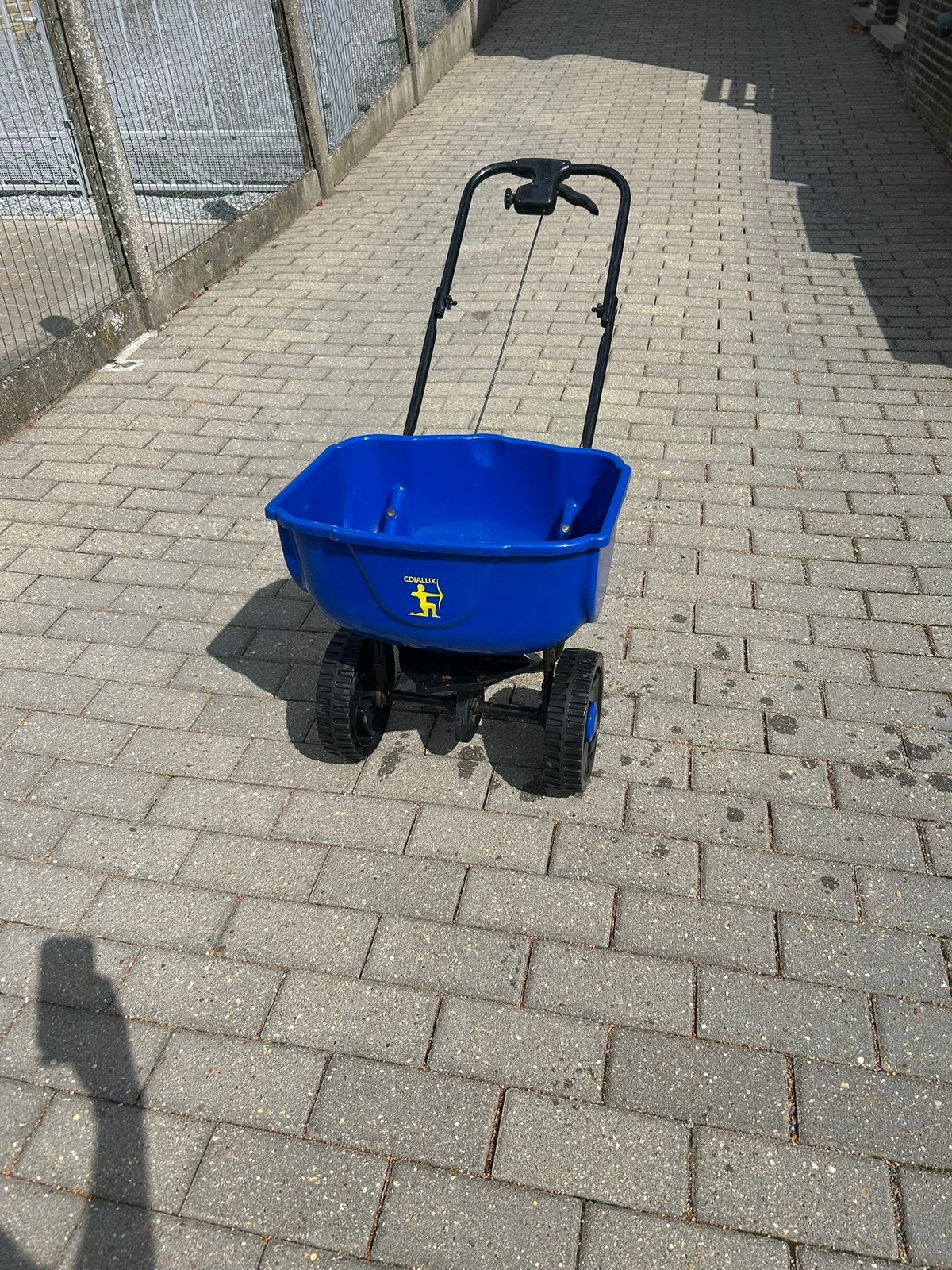 Strooiwagen Idealux in nieuwstaat., Tuin en Terras, Ophalen, Zo goed als nieuw