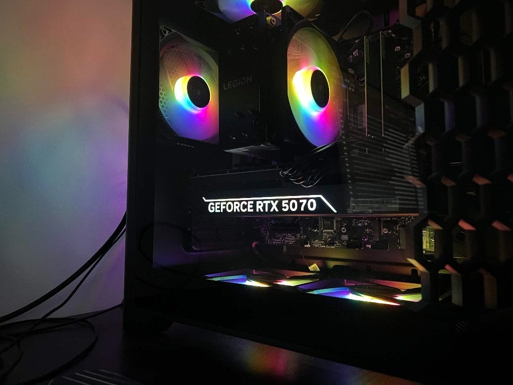 Gaming PC - RTX 5070, Ryzen 7 7800X3D, 32GB DDR5, Computers en Software, Desktop Pc's, Ophalen, 32 GB, Zo goed als nieuw, Gaming